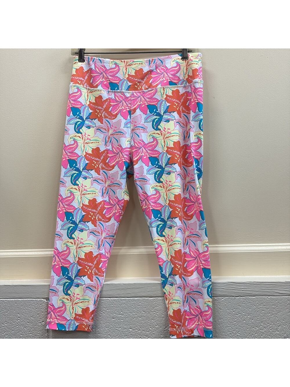 Lulu-B women’s medium Multicolor cropped activewear pants